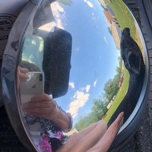 Meet your Posher, Laurie